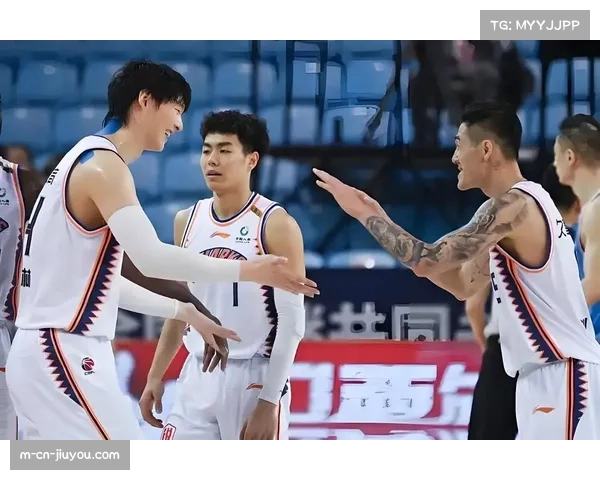 上海男篮七人得分上双成常态 深度轮换造就无短板进攻体系